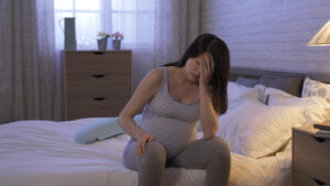 pregnant woman can't sleep